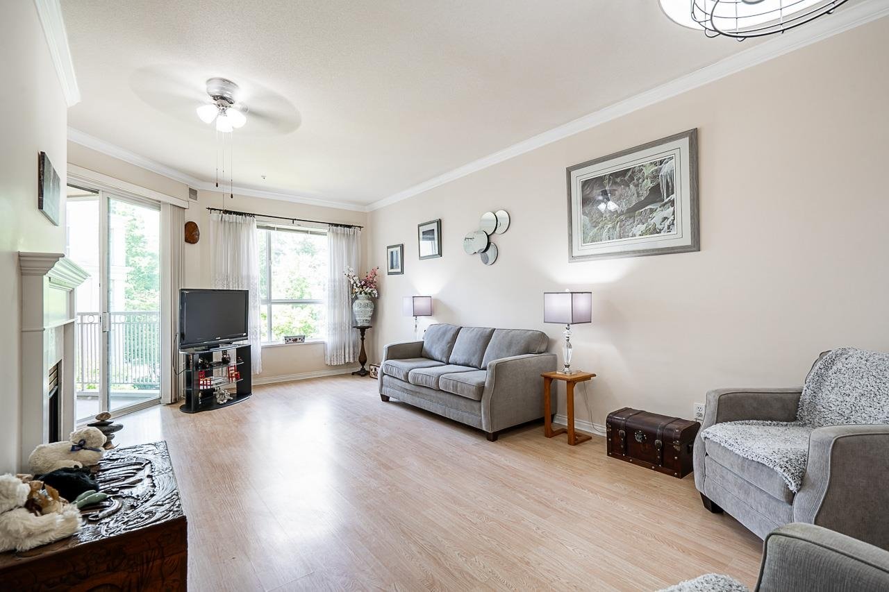 305-3098 Guildford Wy