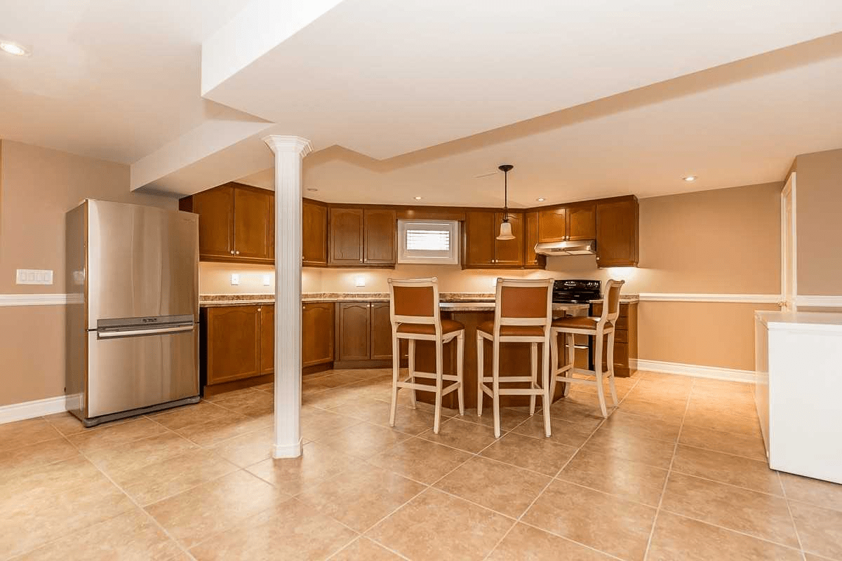 159 Ivy Jay Cres N