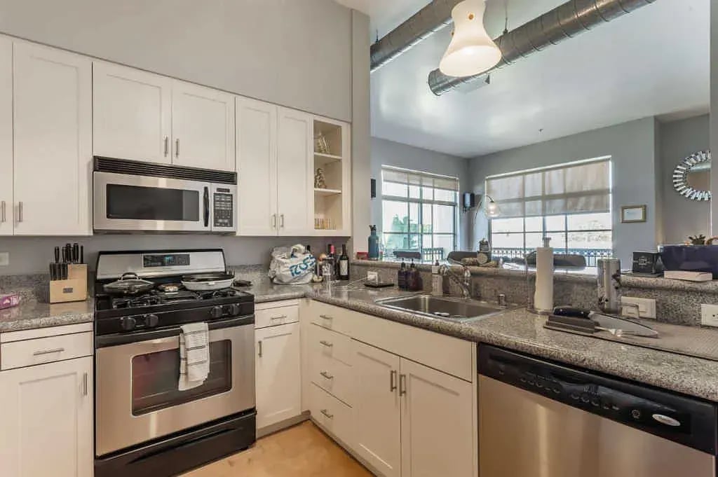 334 Santana Row #200