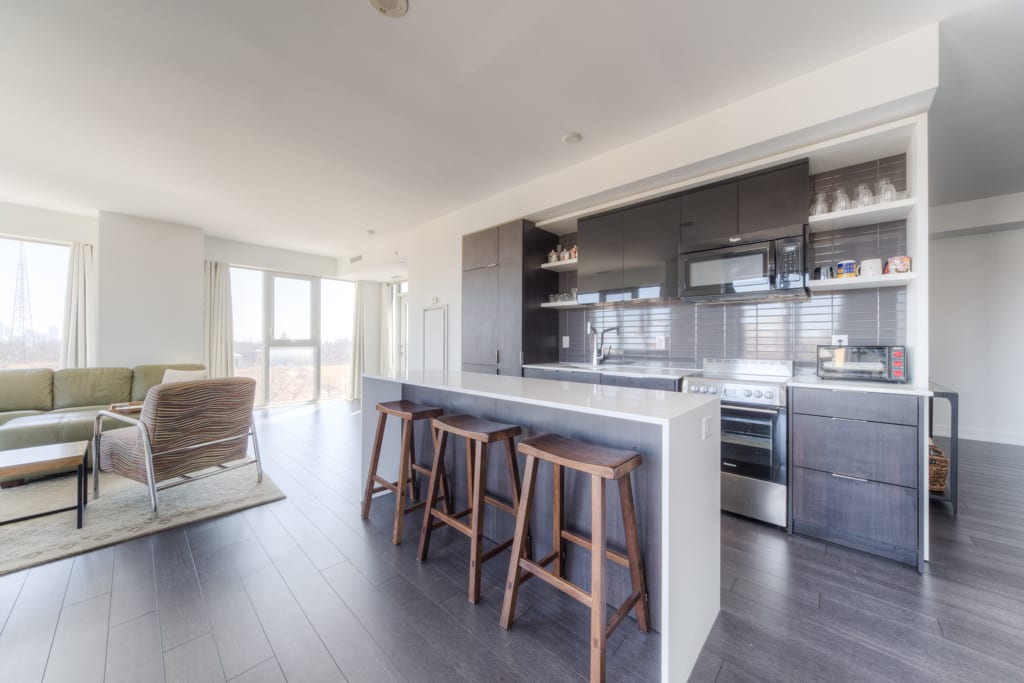 FOREST HILL CORNER SUITE