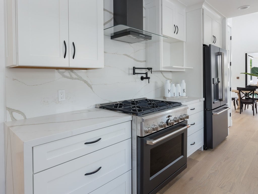211 W Walnut Ave