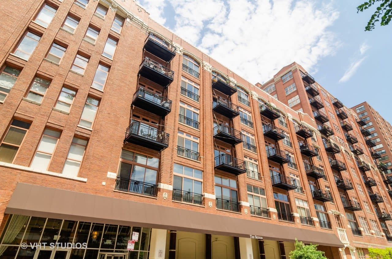 360 W Illinois  Street, Unit 308