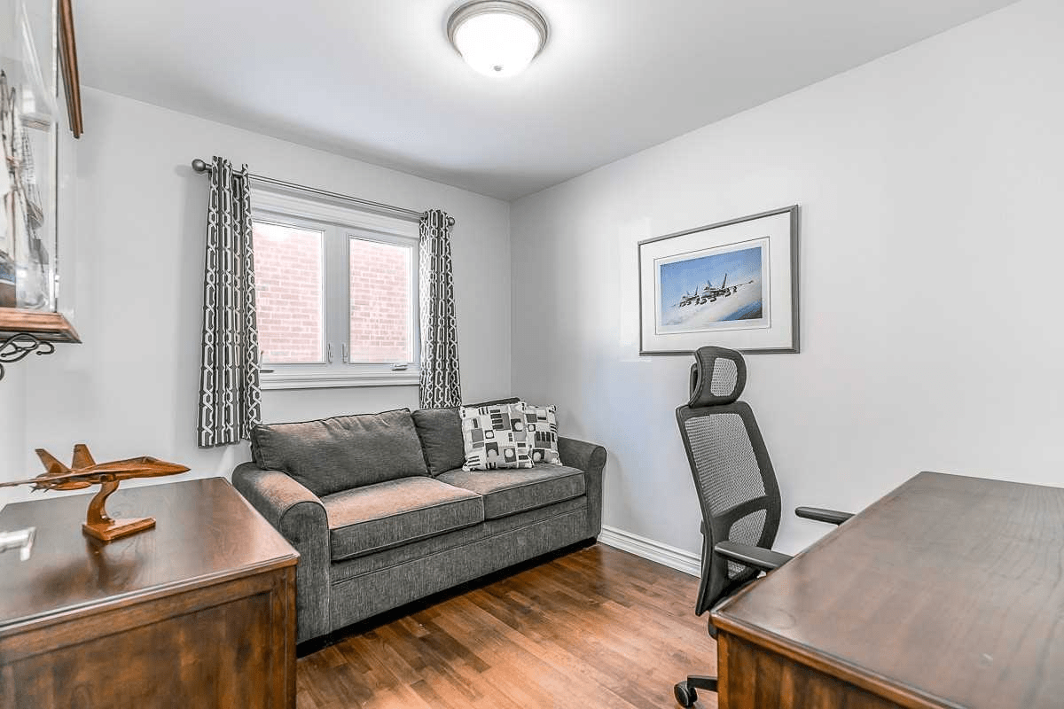 318 W Kennedy St NE