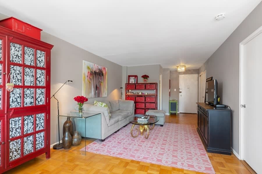 235 E 57th St Unit 17A