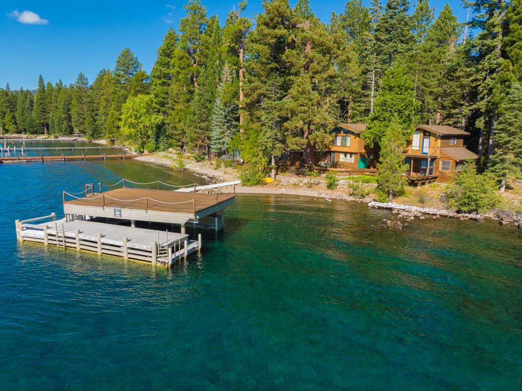 Unique North Shore Lakefront Estate on Flick Point