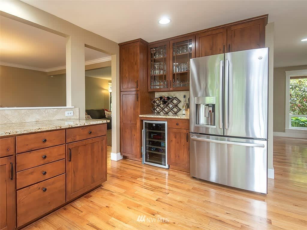 819 Sunnyside Blvd
