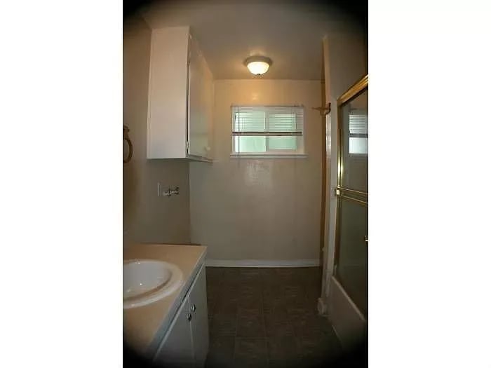 99 Catron Dr