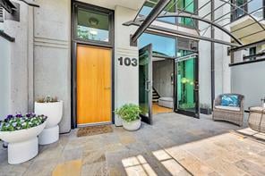 103-21 Erie St