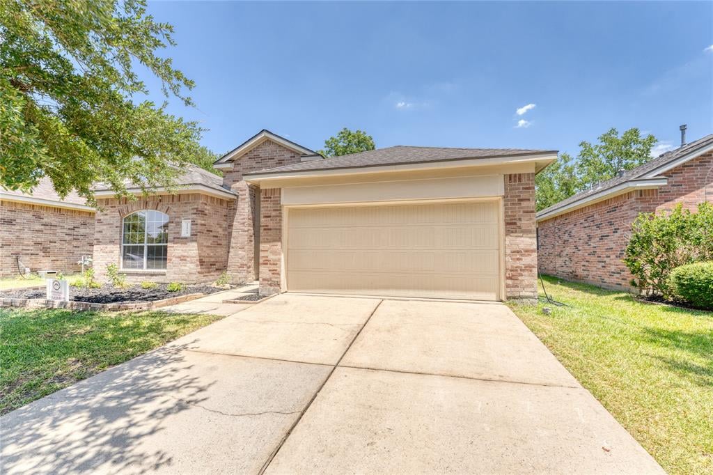 23514 Whispering Maples Dr