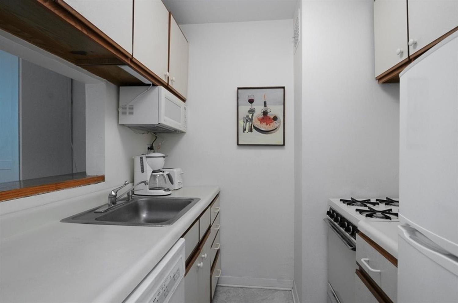 315 W 55th St, Unit 5F
