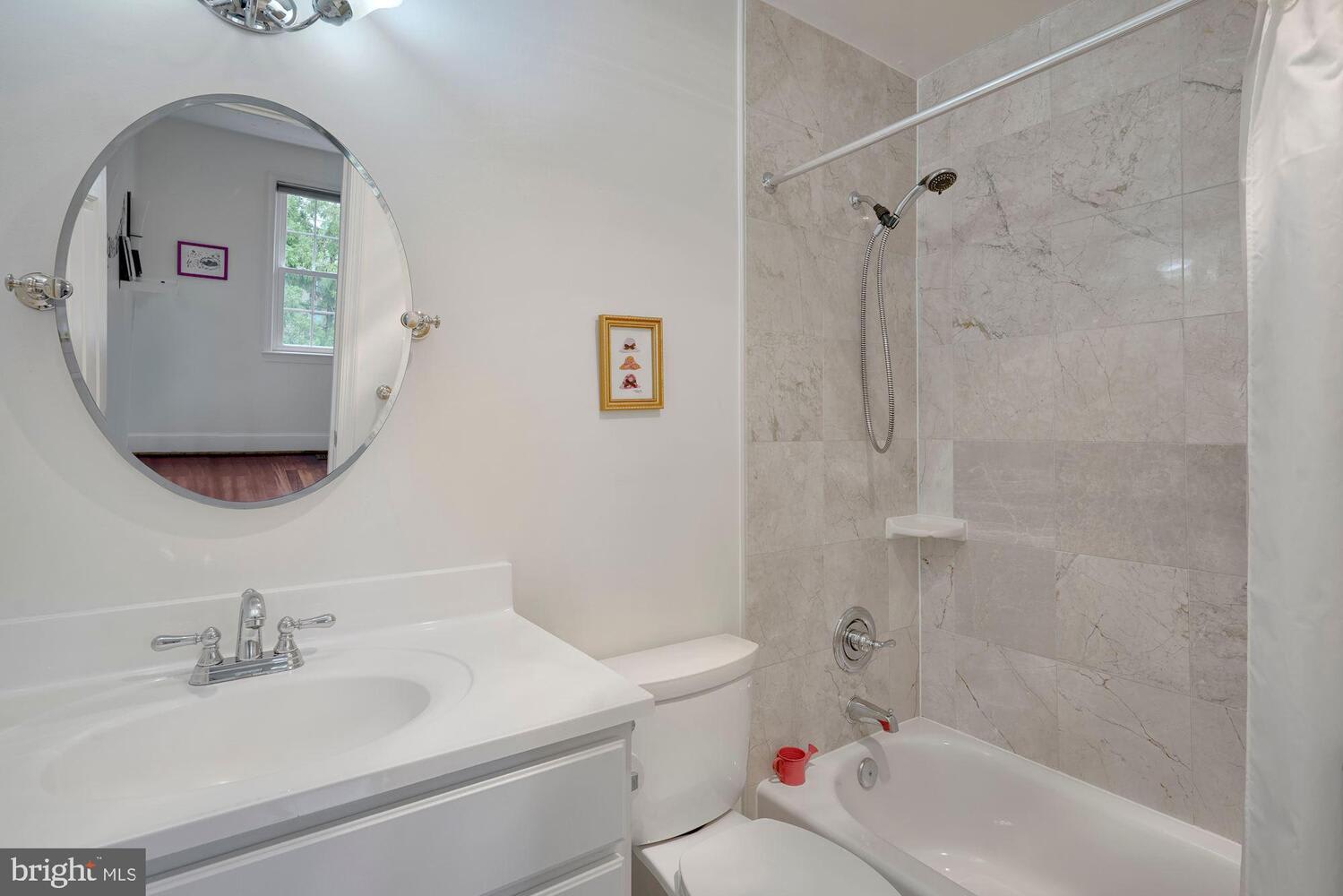 3275 Sutton Pl NW, #B