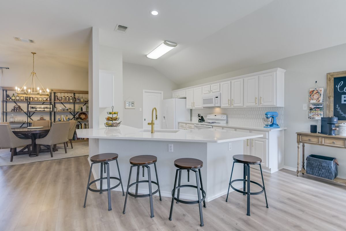 68 Oakwell Farms Pkwy