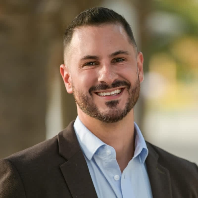 Steven Romeo Tampa Real Estate Agent Headshot