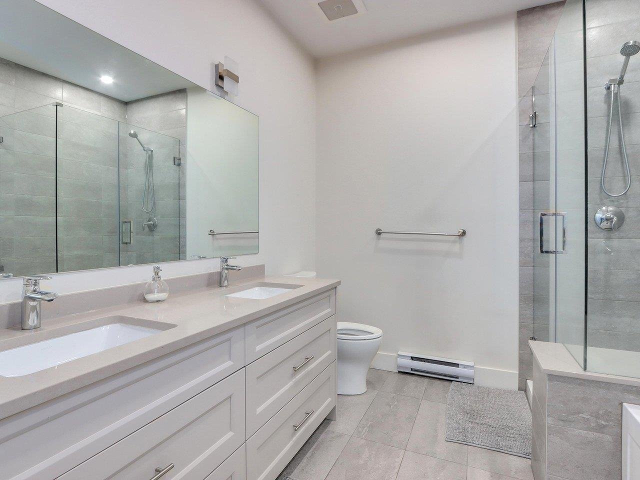 3-115 W Queens Rd