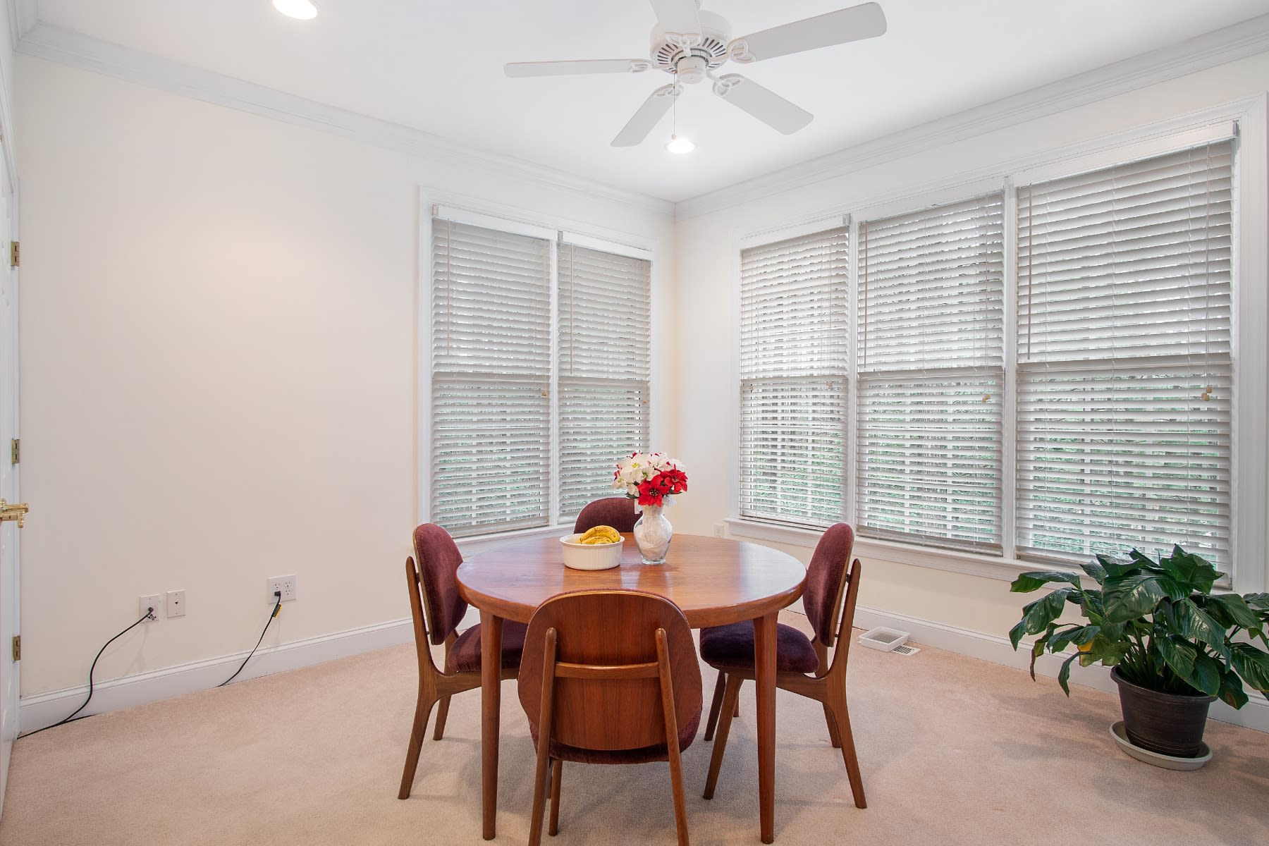 11591 Royal Lane