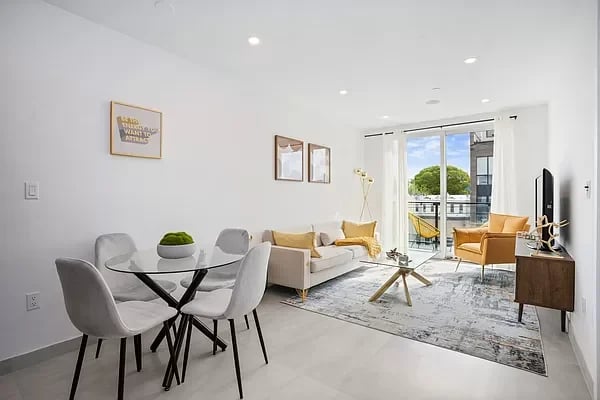 19 Hausman Street Unit: 5A+