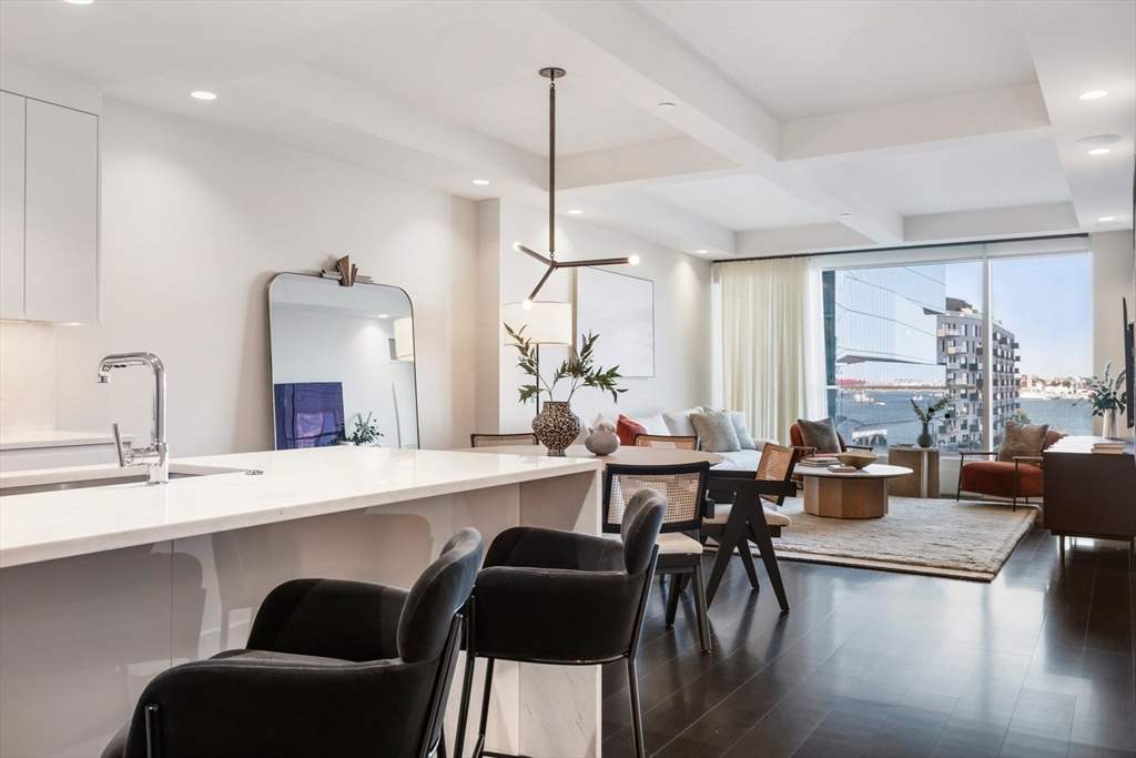 150 Seaport Blvd Unit: 6D