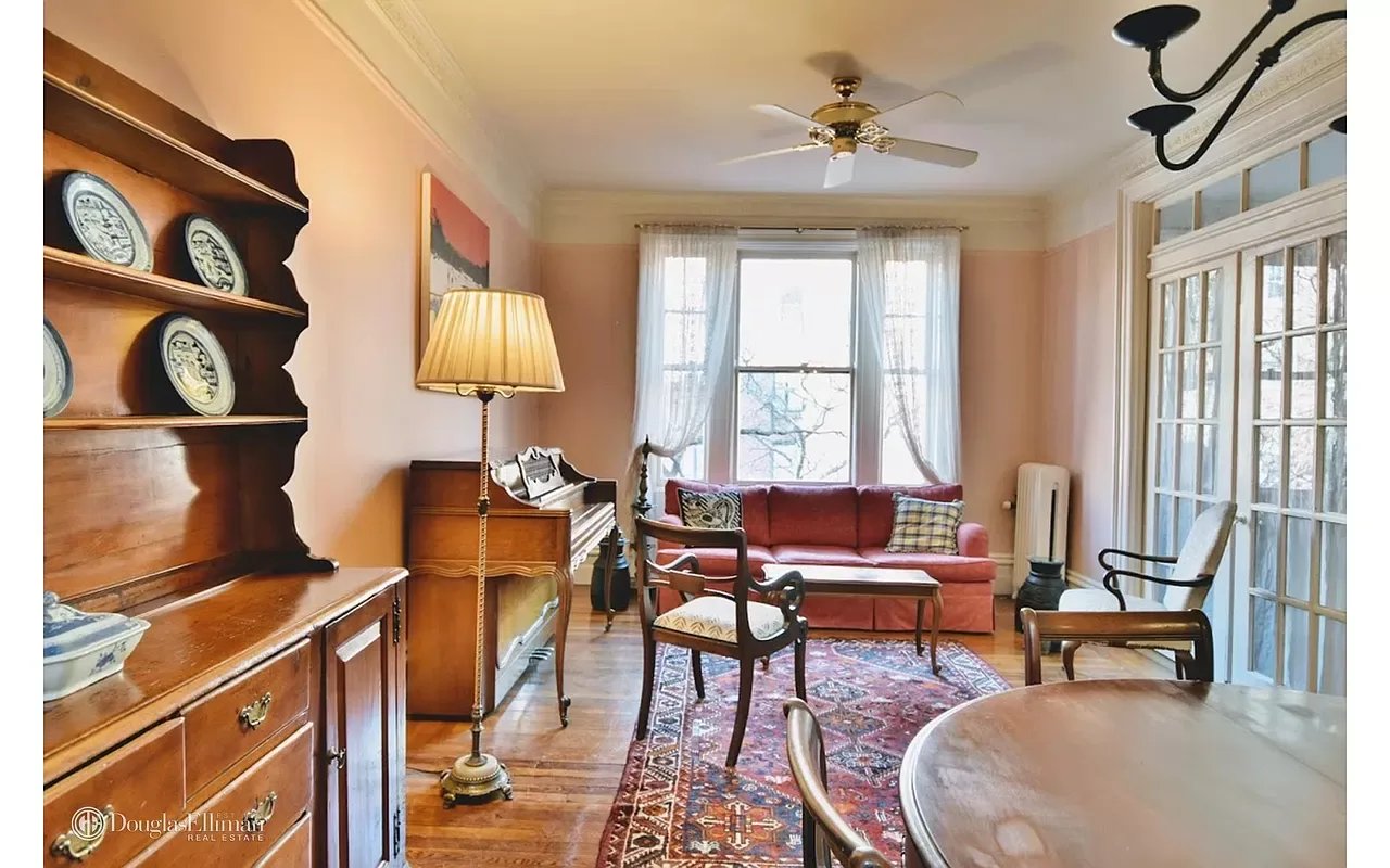 334 West 22nd Street Unit: 9