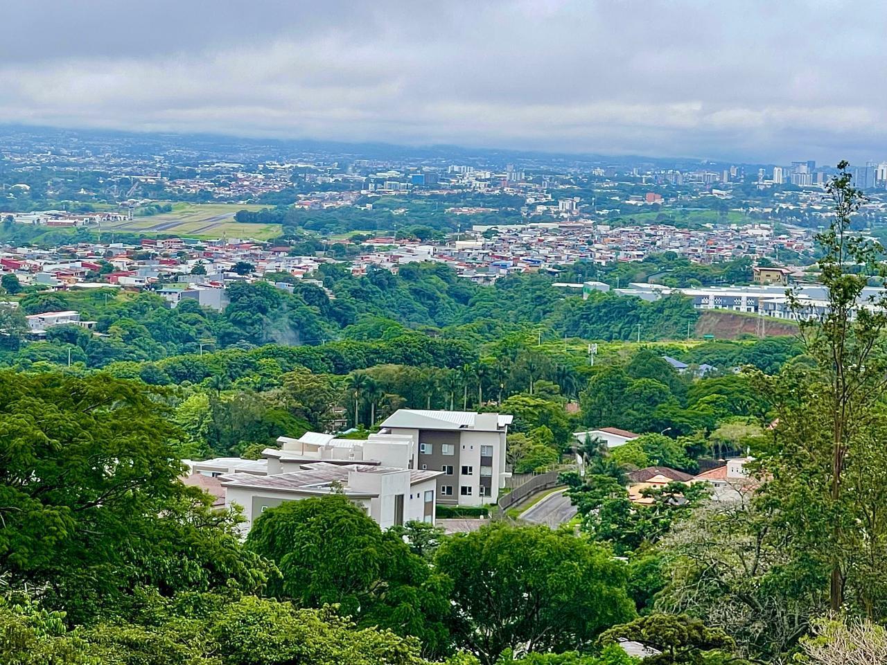 Panoramic View Terrace Townhouse, Escazu, San Jose