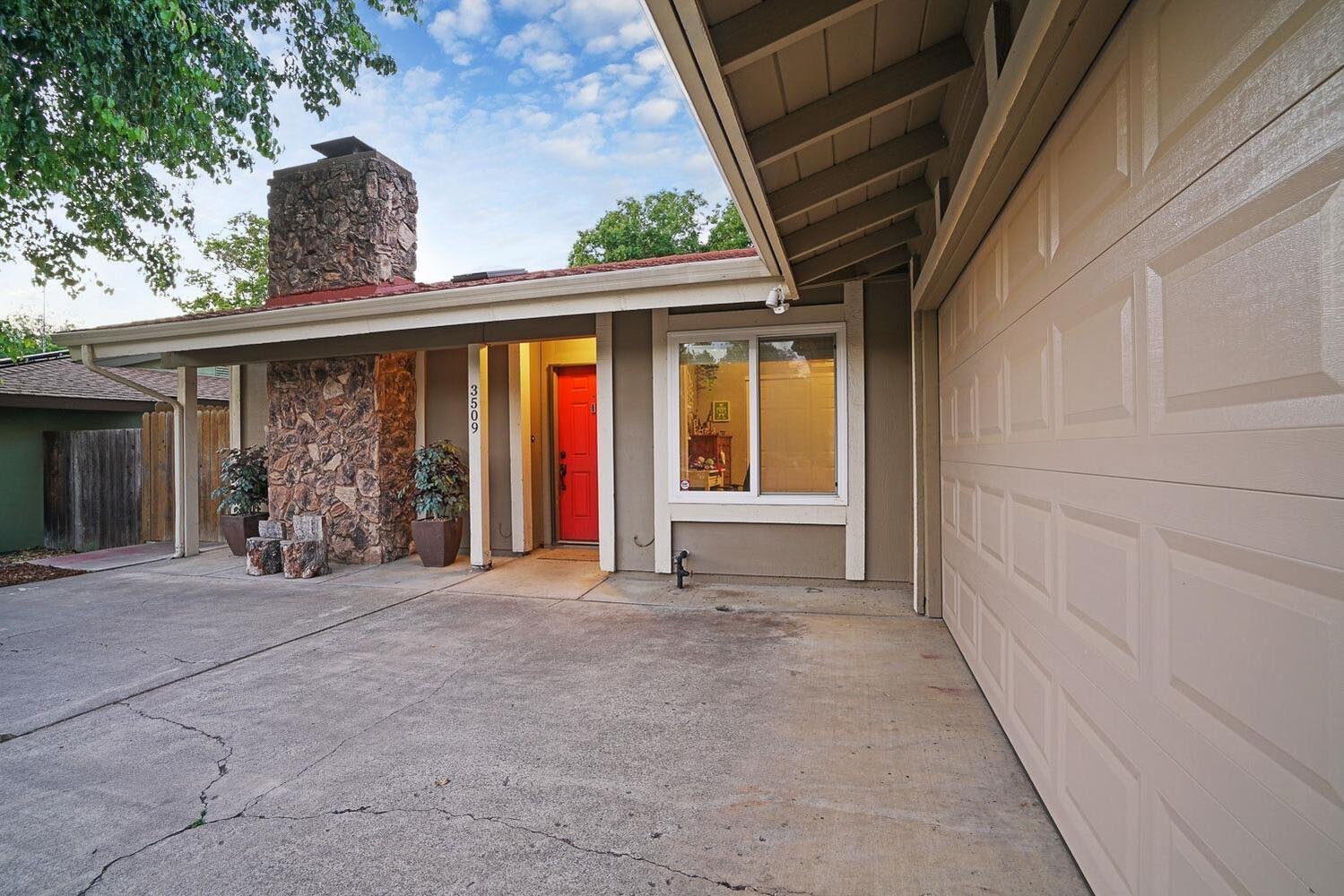 3509 Lillard Drive