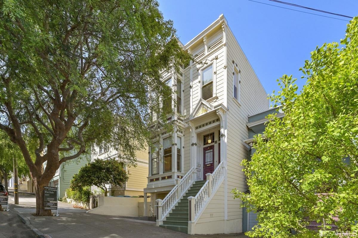 246B Diamond Street