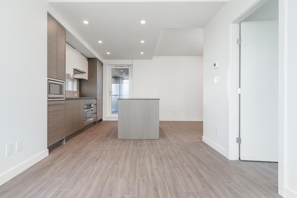 2209-13615 Fraser Hwy