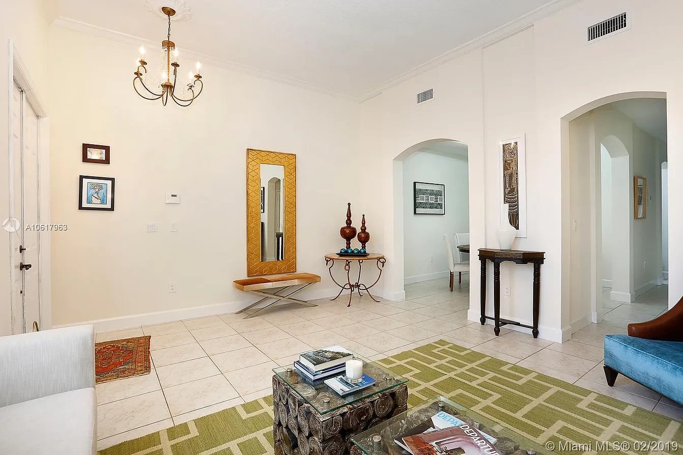 467 Coral Way #A-4