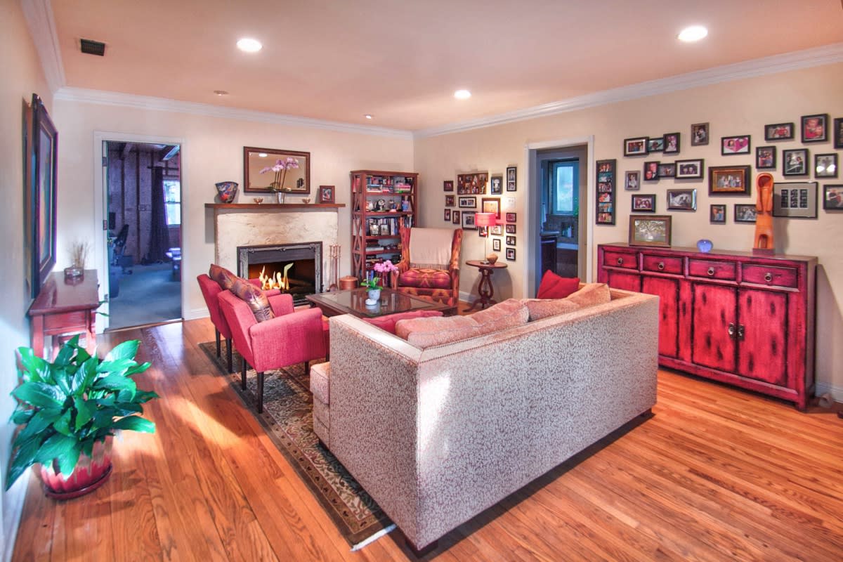 4546 Willowcrest Ave, Toluca Lake, CA