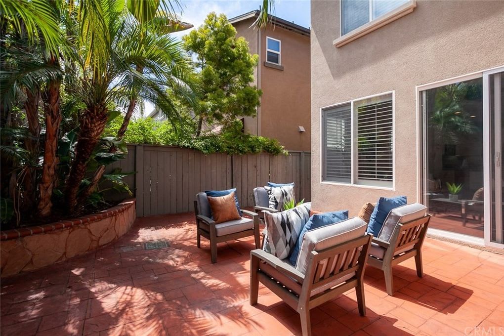 5176 Acorn Dr