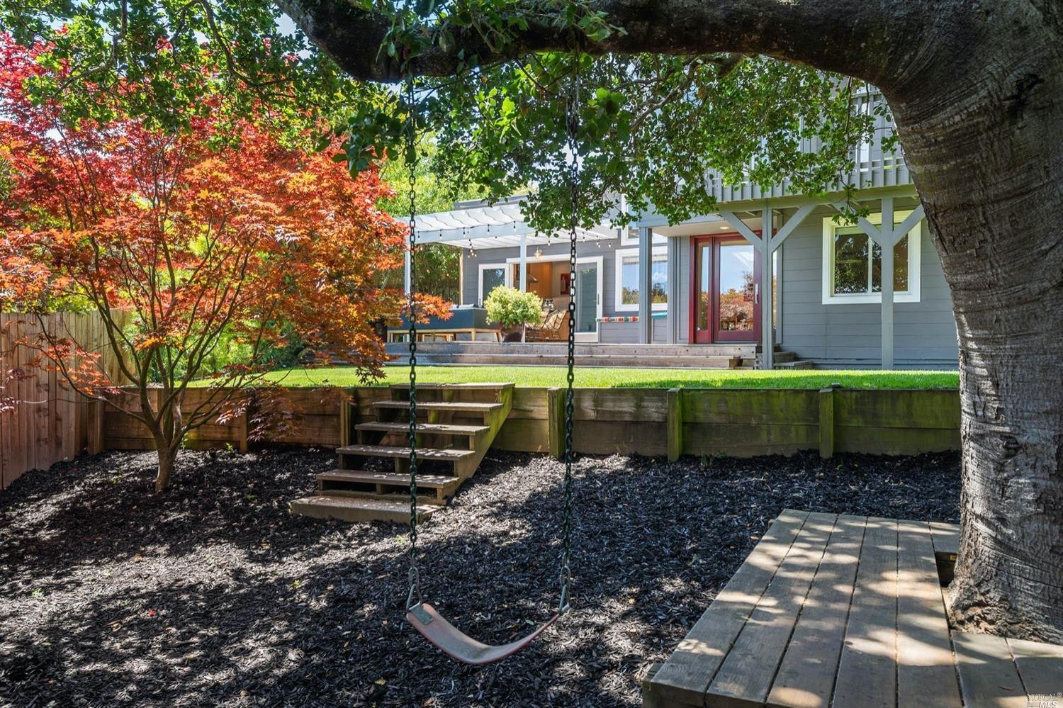 2 Cedarwood Ln