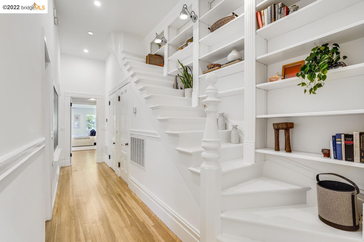 1170 S Van Vess Ave Unit: 2