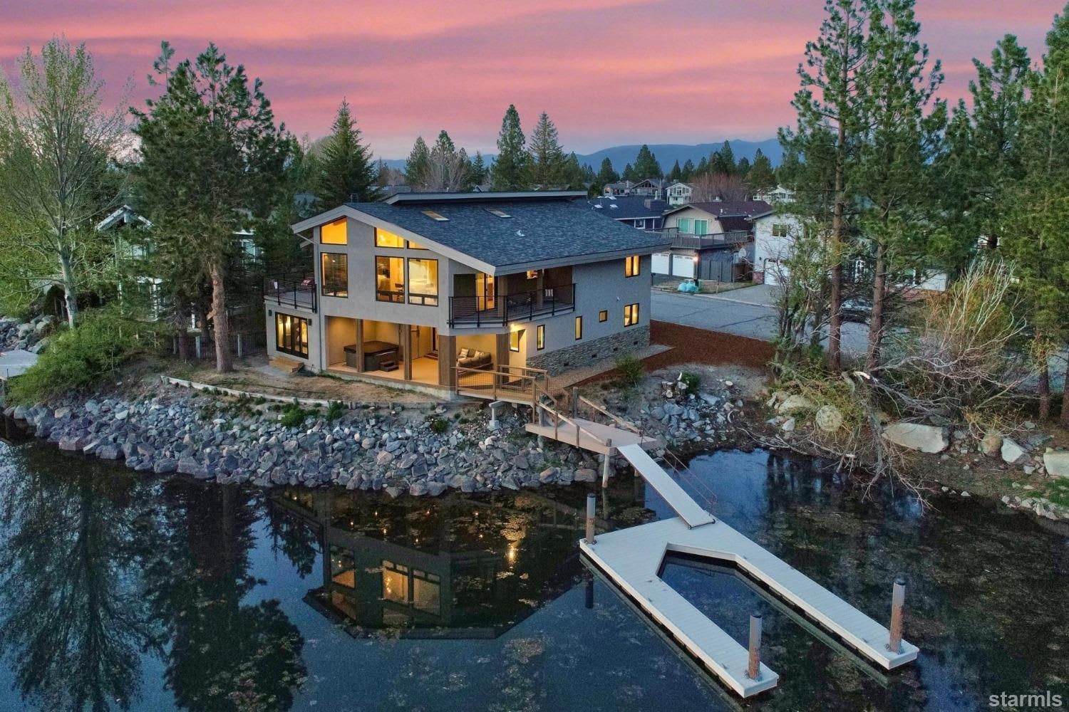 636 Alpine Dr