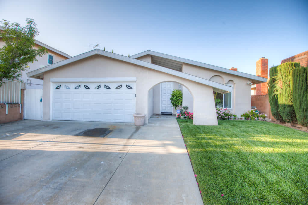 19609 Valerio St Reseda, CA