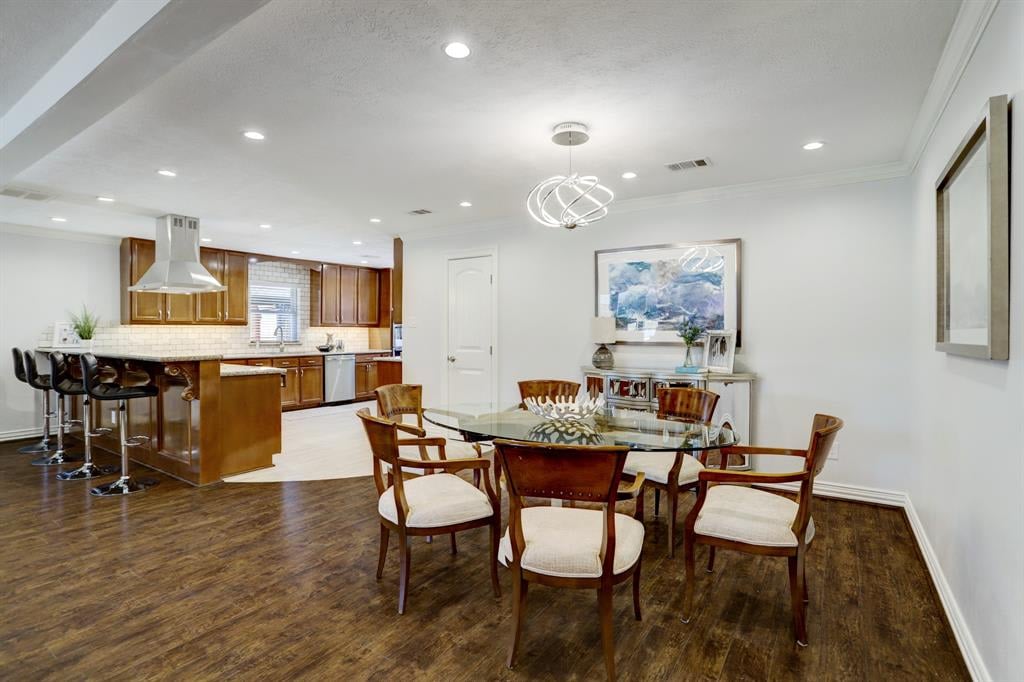 2106 De Milo Dr