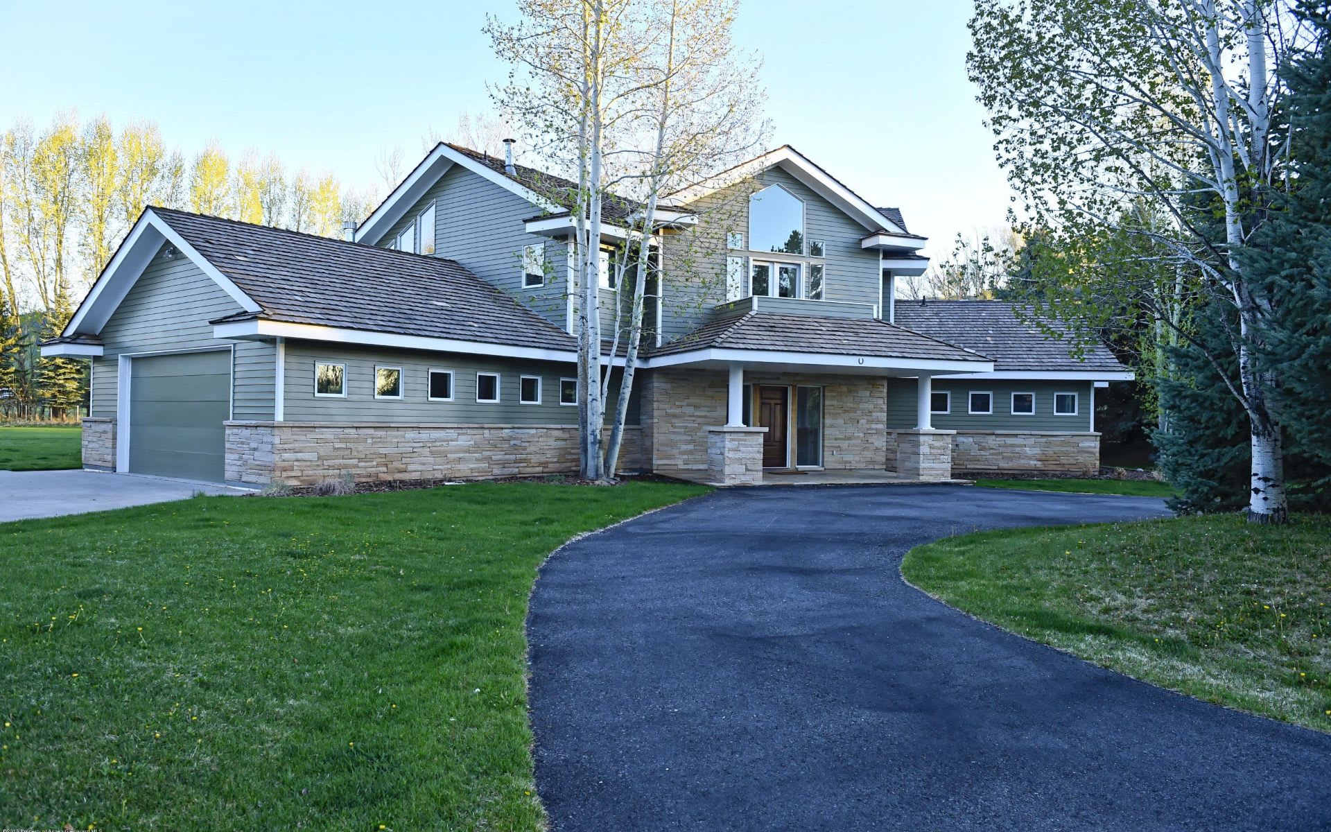 346 Lewis Ln