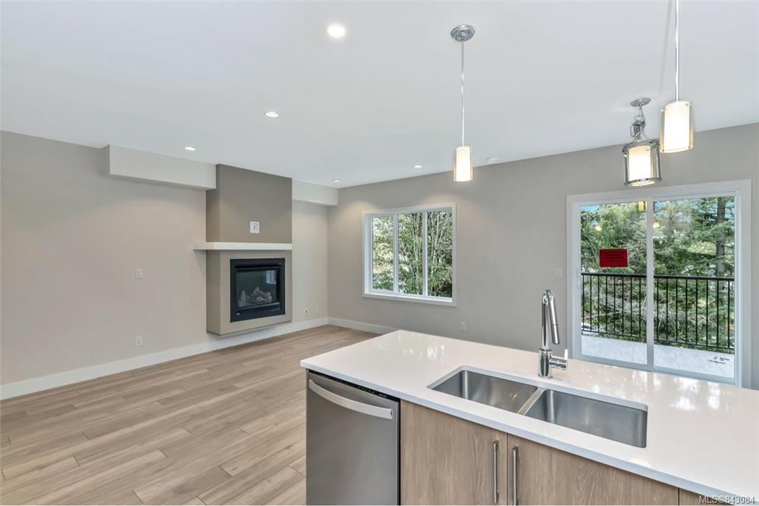 925 Echo Valley Pl, Langford