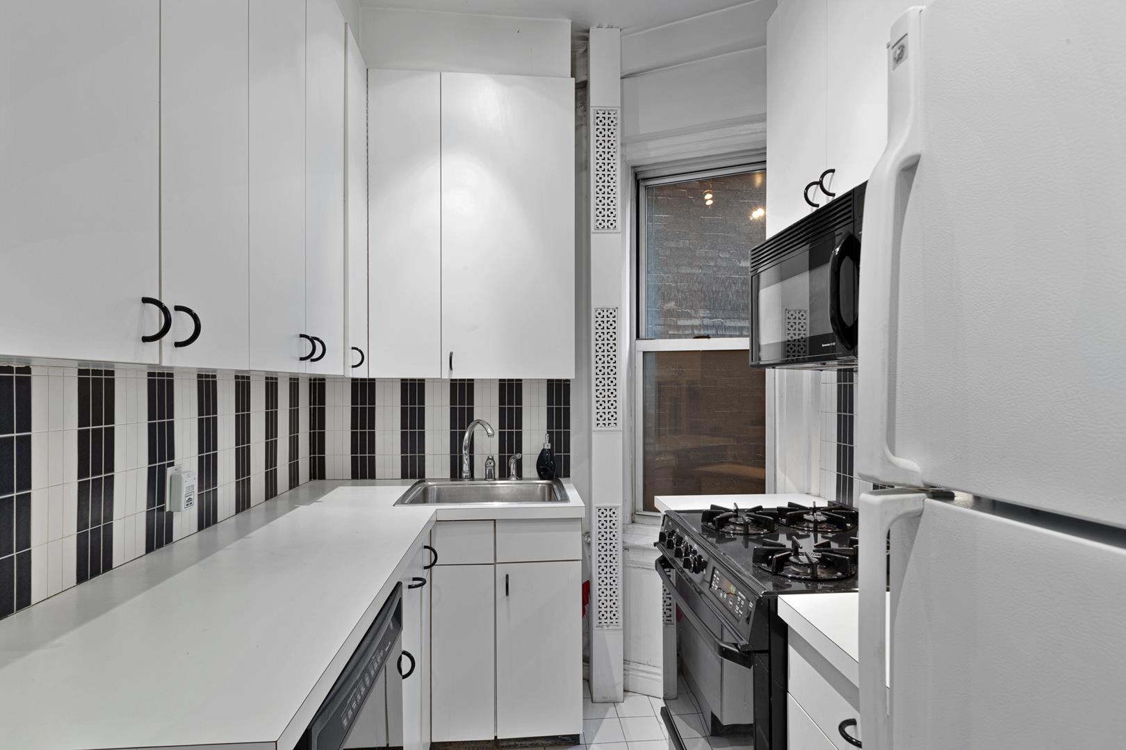 25 West 64th Street, Apt 3-A
