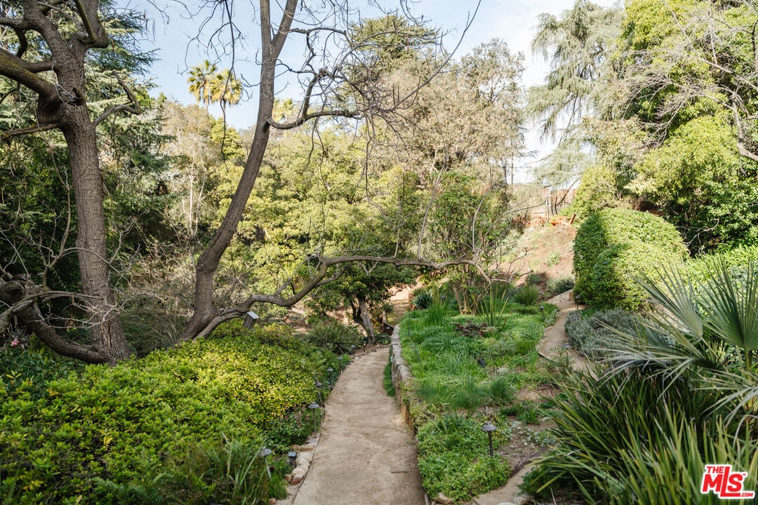 Vibrant Hollywood Hills Spanish