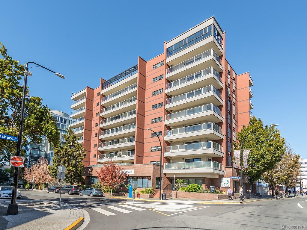 206-770 Cormorant St