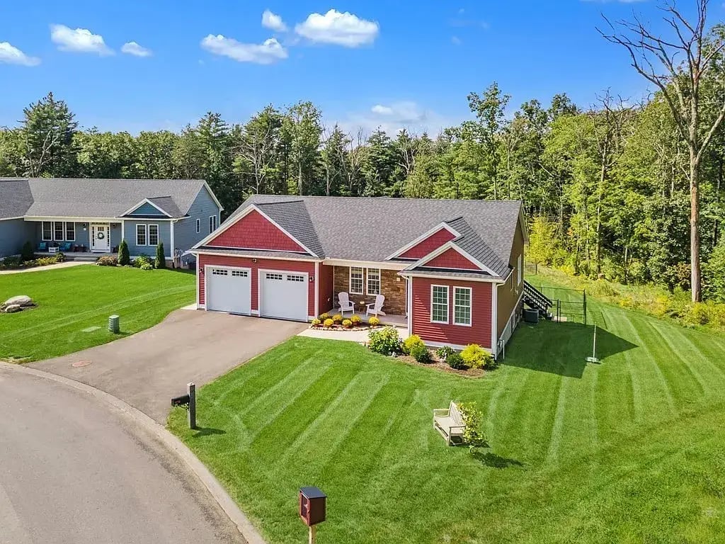 65 Magnolia Ln