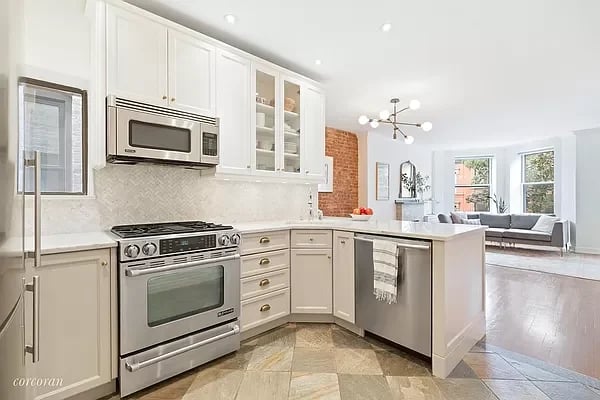 209 Clinton Street Unit: 3R