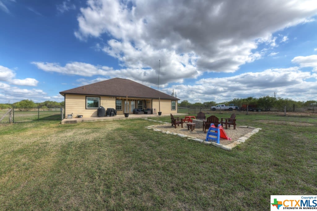 4215 Lucas Rd