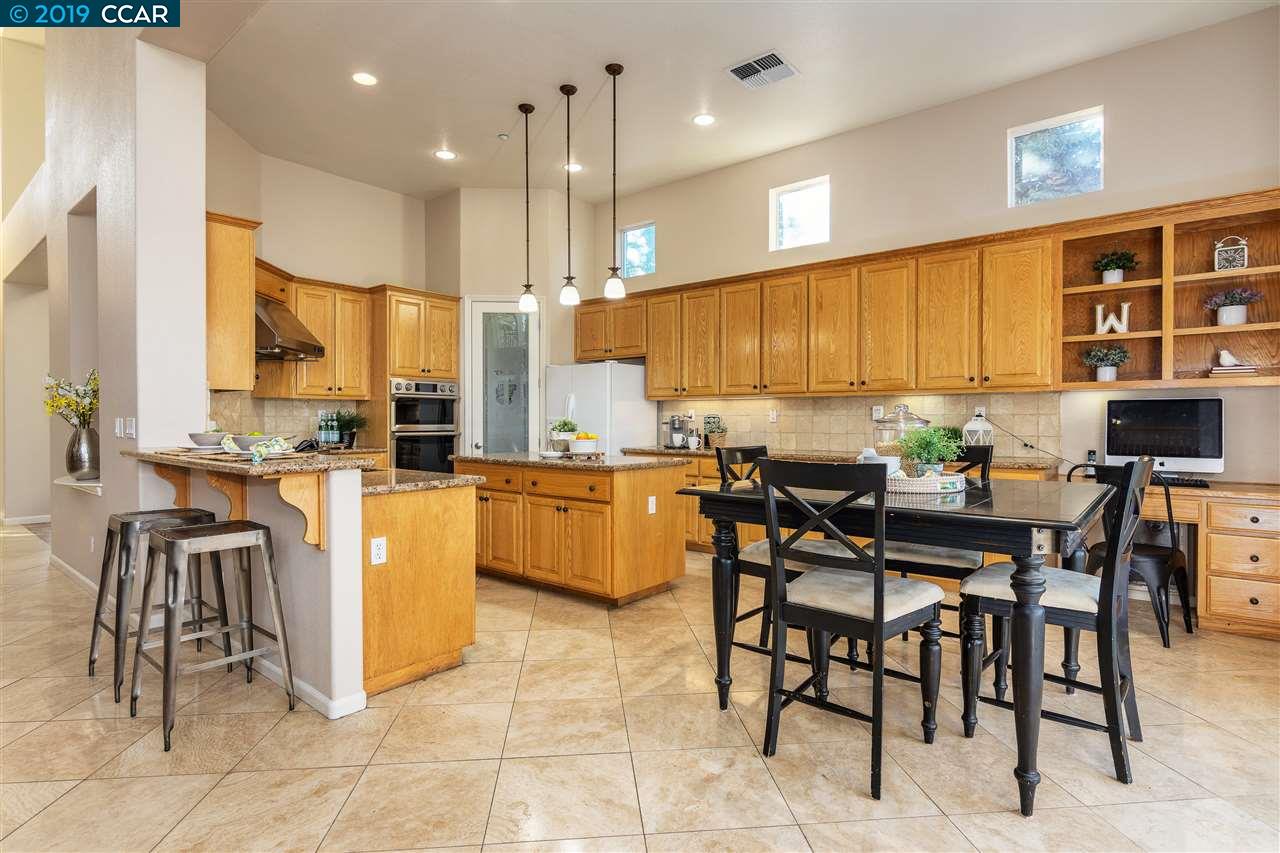 1449 Pinegrove Way