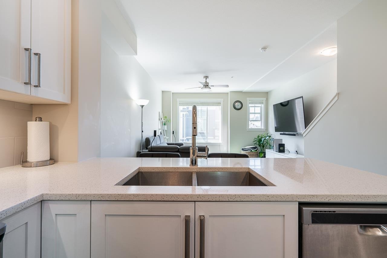104-20498 82 Ave
