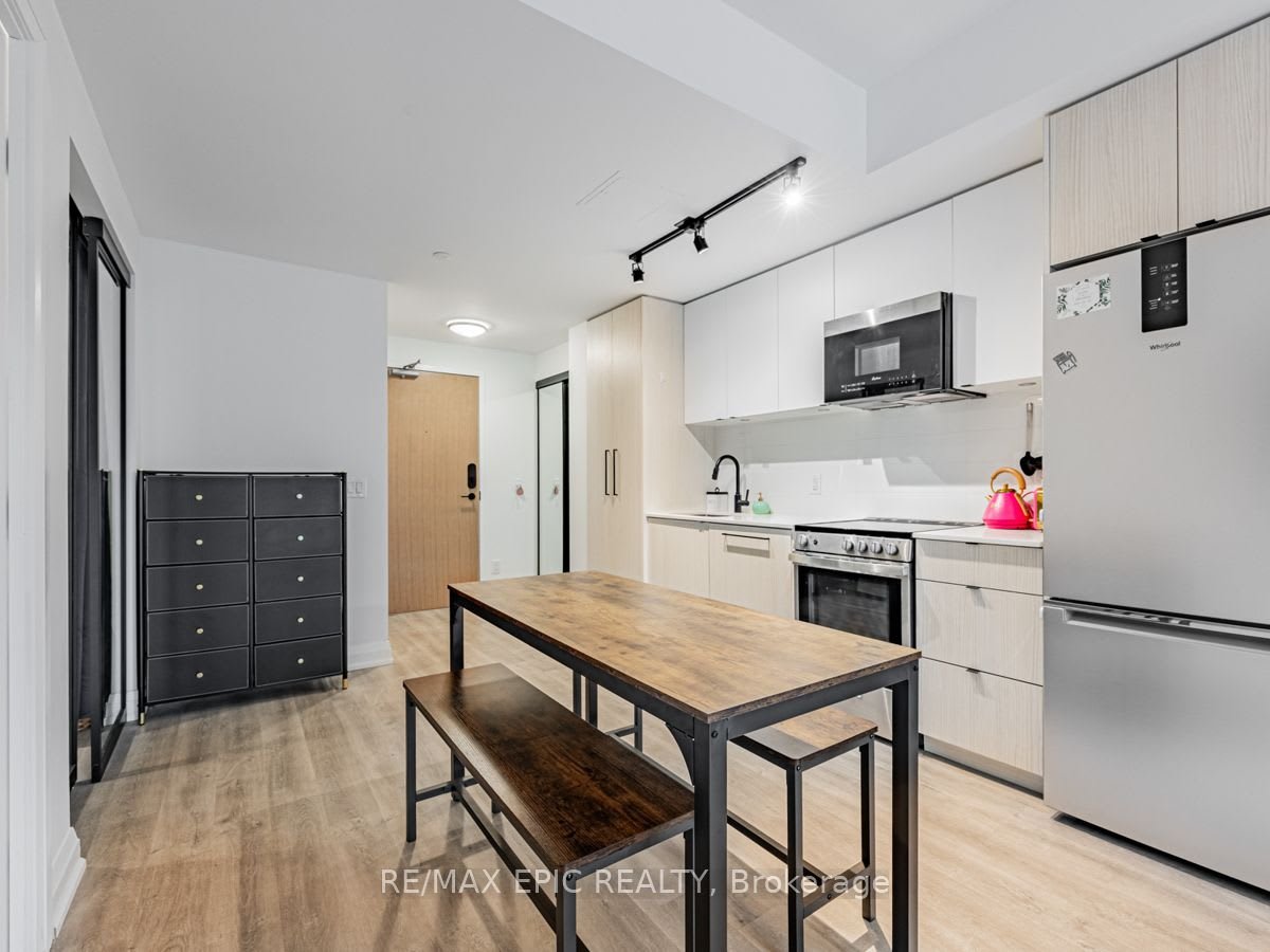 2369 Danforth Ave 317