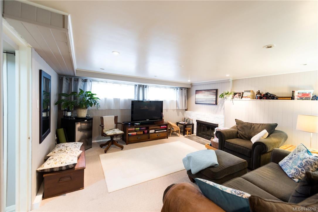 1257 Oakmount Rd