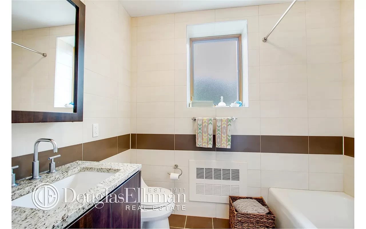 2077 Fifth Avenue Unit: 3C