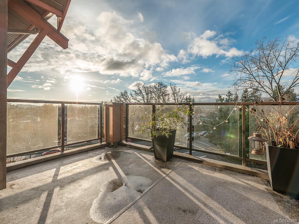 401-4529 W Saanich Rd