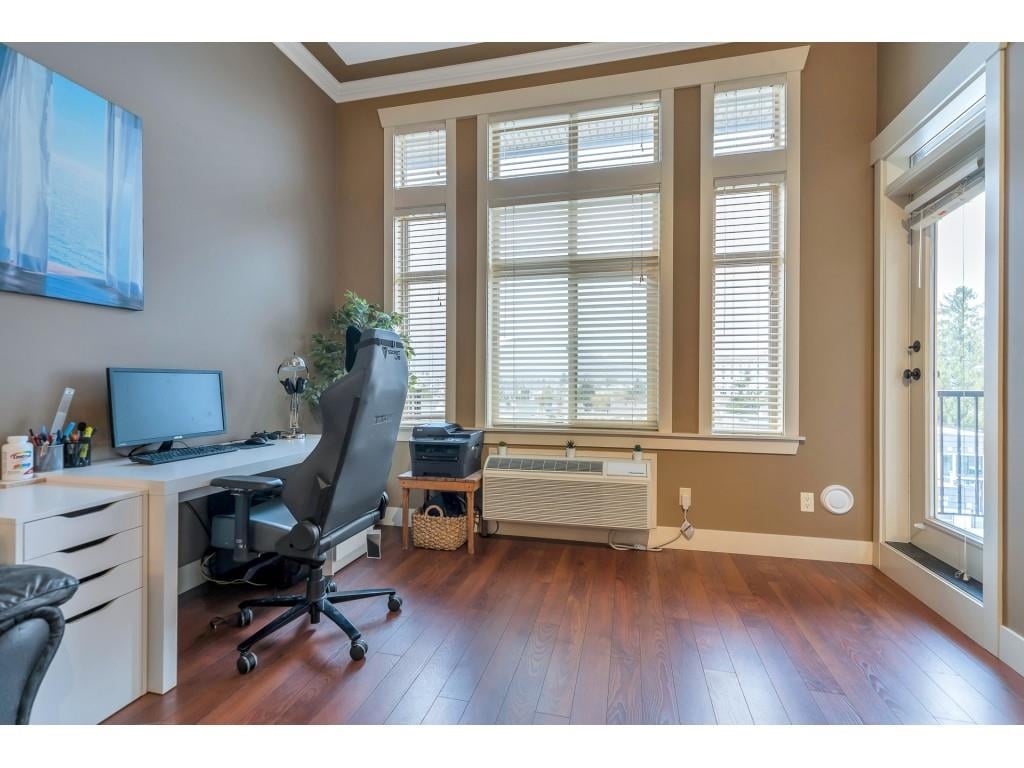 409-45893 Chesterfield Ave