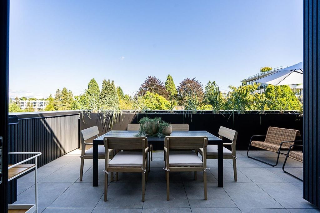 539 W 28th Avenue 202, Vancouver